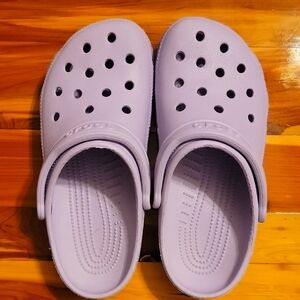 Crocs Classic Clog in Lavender